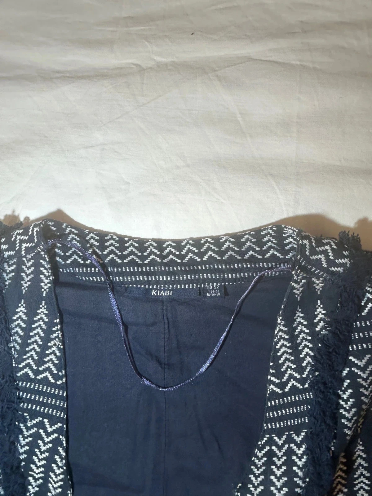 Gilet cardigan Kiabi marineblauw met grijze vintage patronen – photo 6